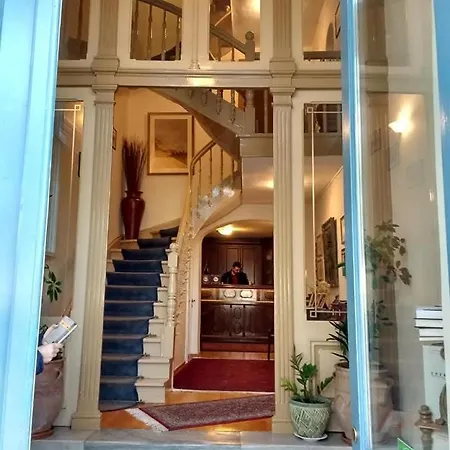 πανελλήνιον