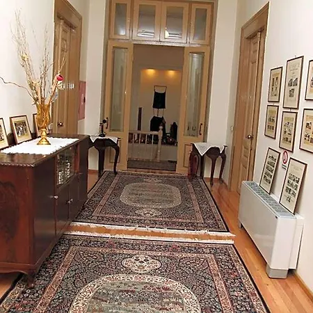 Hotel Panellinion 2*