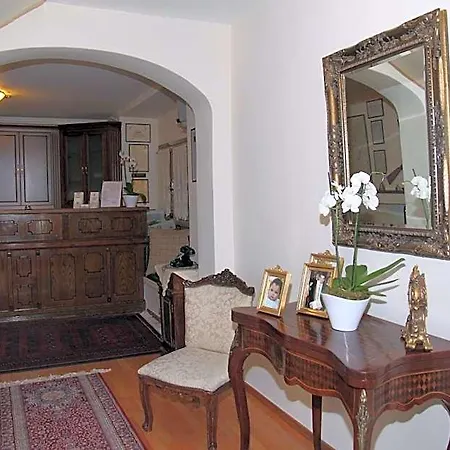 Hotel Panellinion 2*